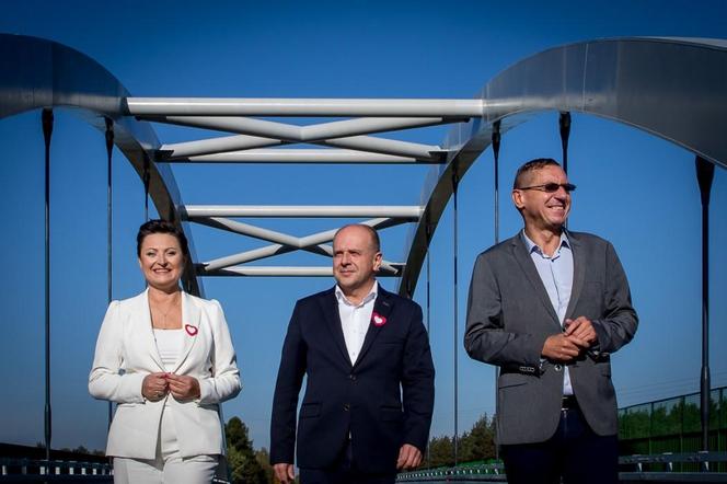 Nowy wiadukt w Hucisku (pow. bielski). Zastąpił starą, 50-letnią konstrukcję
