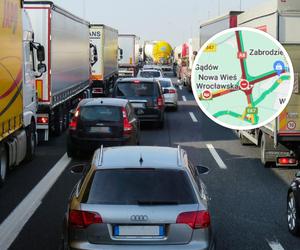 Laweta przewróciła się na A4. Drogowy paraliż na południu Wrocławia 