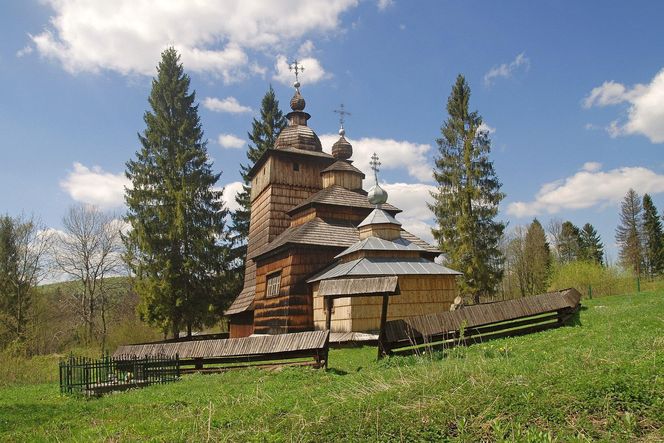 Ta małopolska wieś ma burzliwą historię. W PRL-u przekształcono tam cerkiew w owczarnię