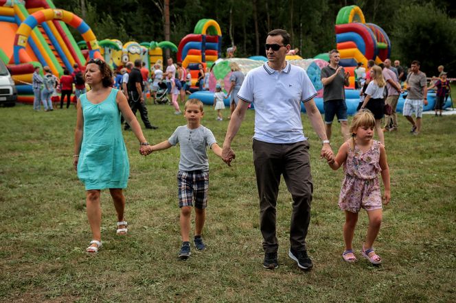 Premier Mateusz Morawiecki z dziećmi