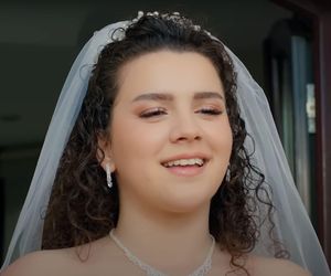 Melis ogłosi, że jest w ciąży z Egem i w ten sposób zmusi go do ślubu.