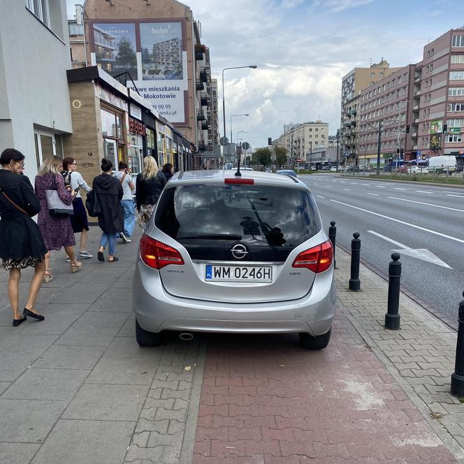 Problem z samochodami, potencjał w przestrzeni? 