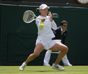 Iga Świątek - Sorribes Tormo Relacja NA ŻYWO Polka gra w 2. rundzie Wimbledonu Iga Świątek - Sorribes Tormo WYNIK NA ŻYWO