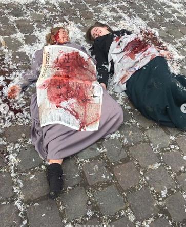 Polowanie na ćmy na planie. Hela Brzozowska (Melania Grzesiewicz), Antosia (Kamila Jarosińska)