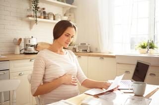 Kontrola ZUS w ciąży - kiedy ci grozi i co wolno robić na zwolnieniu w czasie ciąży