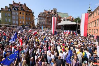 Marsz 4 czerwca. Donald Tusk: dzisiaj na ulicach Warszawy jest nas pół miliona osób, to absolutny rekord