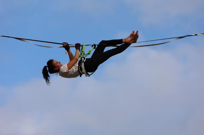   Urban Highline Festival 2023 w Lublinie. Slacklinerzy robią cuda na linach!