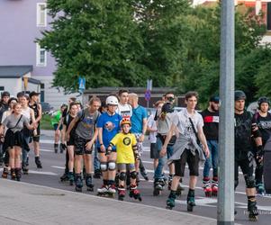 Nightskating Białystok 2022. Rolkarze rozpoczęli sezon! 