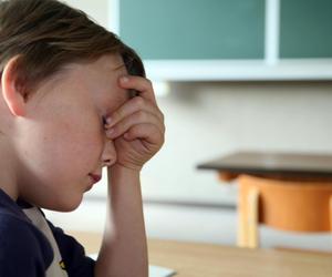 Nauczycielka kazała uczniom bić ich 7-letniego kolegę. „Dlaczego bijecie tak lekko?” 