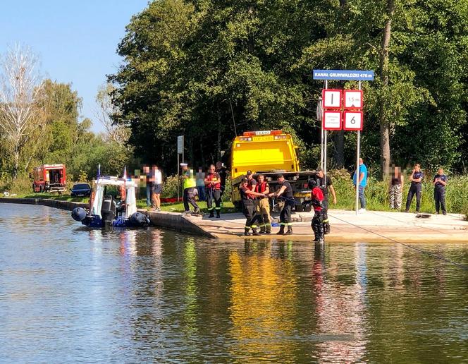 Auto zsunęło się do wody. Dramat na Kanale Grunwaldzkim