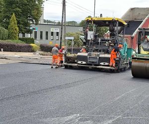 Drogowe remonty w Starachowicach. Fragment ulicy Piłsudskiego otwarty dla kierowców