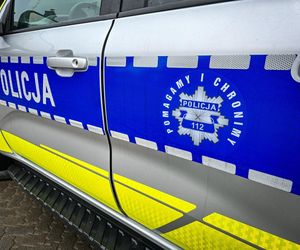 Przyczepa ze zbożem wjechała w dom w Wisznicach. Kierowca nie miał uprawnień