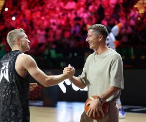 Robert Lewandowski rzucał do kosza podczas Polska - Francja