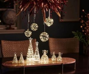 Świetlne dekoracje na Boże Narodzenie