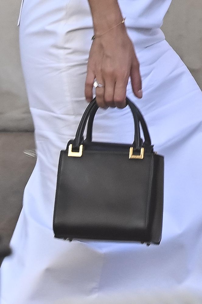 Ewa Chodakowska je lody w upalny dzień