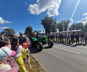 XXIII Międzynarodowy Festiwal Starych Ciągników i Maszyn Rolniczych im. Jerzego Samelczaka. Zdjęcia z parady i terenu festiwalu