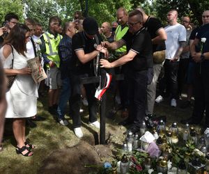Marsz Milczenia dla Klaudii w Toruniu. „Niech nasza cisza przemówi głośniej niż słowa” [GALERIA]