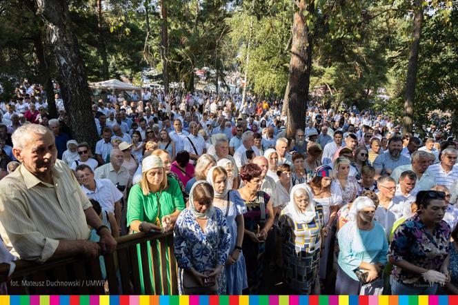 Grabarka 2023. Prawosławne święto Przemienienia Pańskiego na Świętej Górze. Tłumy wiernych [ZDJĘCIA]