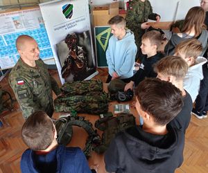 Prowadzone w ramach programu Edukacja z Wojskiem zajęcia w szkołach będą się odbywać do 13 grudnia 2024 roku.