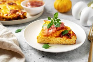 Napakowana frittata z air fryera. Przepyszne danie w kilka minut
