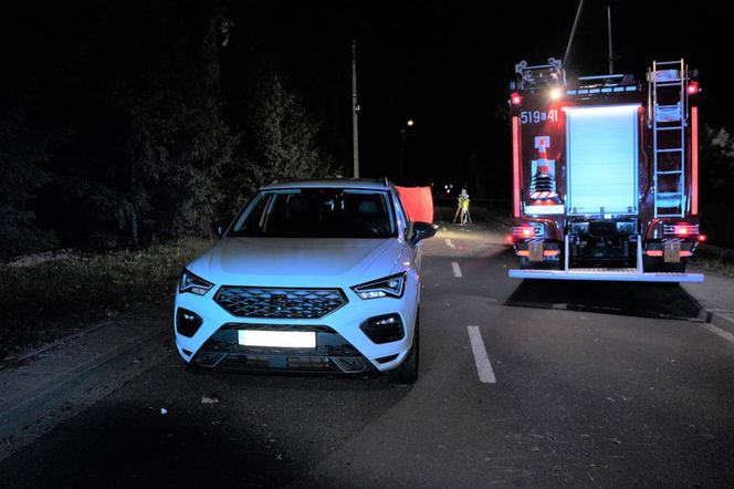 Śmiertelny wypadek w Kętach. Samochód najechał na leżącego na jezdni 37-latka