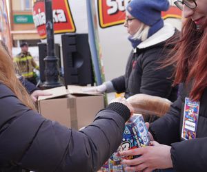 33. Finał Wielkiej Orkiestry Świątecznej Pomocy. Dziennikarze Radia ESKA rozgrzewają Tarnów pysznym żurkiem!