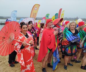 Mazowieckie Morsy otworzyły sezon morsowania 2025/2026 nad zalewem w Siedlcach