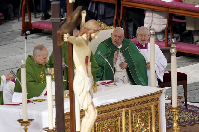 Pilny apel z Watykanu. Chodzi o chorego papieża Franciszka. Proszą o jedno!