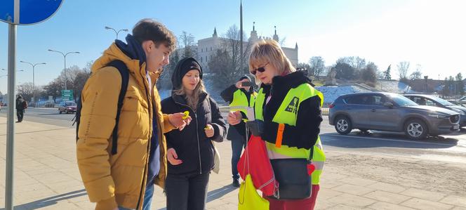 W walentynki policja przypomina, że kochać musimy się też na drodze