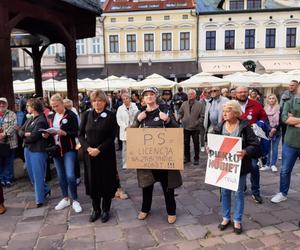 Ani Jednej Więcej. Przestańcie nas zabijać. Kobiety w Rzeszowie wyszły na ulicę!