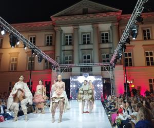 RADOM FASHION SHOW