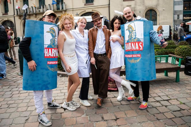 Korowód studentów podczas juwenaliów 2025 w Krakowie