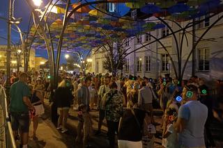 Białystok. Silent Disco pod parasolkami