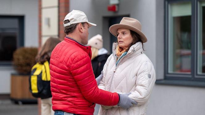 Barwy szczęścia odc. 2988. Wanda Halicka (Beata Fido), Robert Stefaniak (Paweł Ławrynowicz)