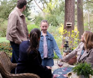 M jak miłość odc. 1872 po wakacjach. Magda (Anna Mucha), Julia (Marta Chodorowska), Nadia (Mira Fareniuk), Dima (Michaił Pszeniczny)