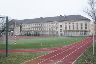 Te szkoły w Warszawie zamknięto przez COVID 