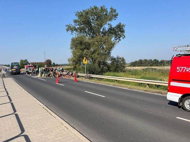 ​Pospolite ruszenie w Masłowie w pow. rawickim. Mieszkańcy zakasali rękawy i wmocnili wały na rzece 