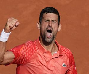 O której finał Djoković - Ruud KIEDY finał mężczyzn Roland Garros Djoković - Ruud O której gra Djoković finał dzisiaj w Paryżu niedziela 11.06.2023