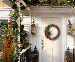 Dekoracje drzwi wejściowych na Boże Narodzenie