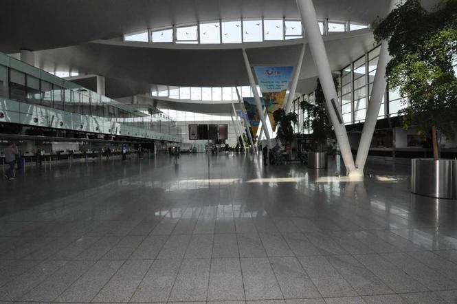 Poszukiwany 23-latek zatrzymany na lotnisku we Wrocławiu