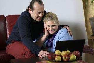 Barwy szczęścia, odcinek 2035, Borys (Jakub Wieczorek), Aldona (Elżbieta Romanowska)