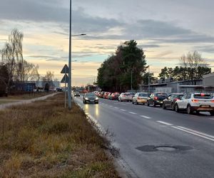 Nie ma świateł, jest kolizja. Zderzenie na dużym skrzyżowaniu w Lesznie