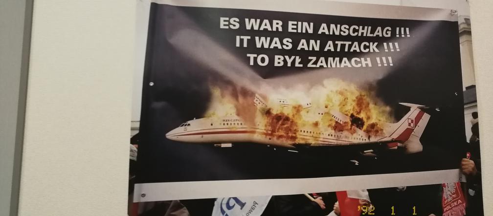 Kontrowersyjna wystawa z Urzędu Wojewódzkiego w Bydgoszczy trafi do prokuratury [ZDJĘCIA]