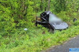 18-latka zginęła w wypadku pod Lubinem. Wypadła z drogi BMW [ZDJĘCIA].