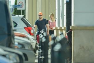 Antek Królikowski - ukochana wozi go samochodem