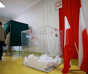 Głosowanie w DPS, gdzie przebywa pan Jerzy. Oddał kawalerkę Nawrockiemu