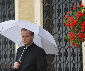 Co dalej z Ojcem Mateuszem? Widzowie nie kryją niezadowolenia