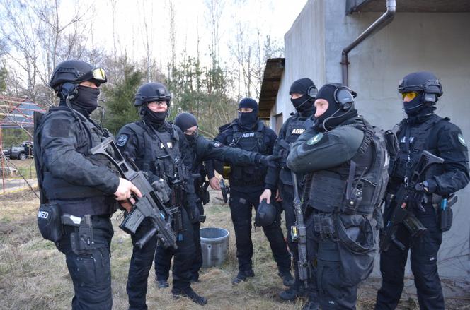 Tak wyglądały ćwiczenia antyterrorystów i ABW na terenach pod budowę drogi S14!