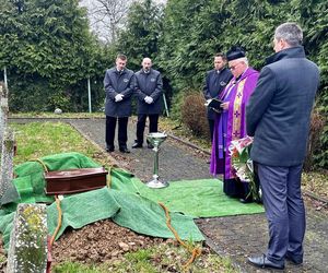 Na jego pogrzeb przyszedł wiceburmistrz miasta i nikt więcej. Z pochówkiem czekano prawie dwa lata