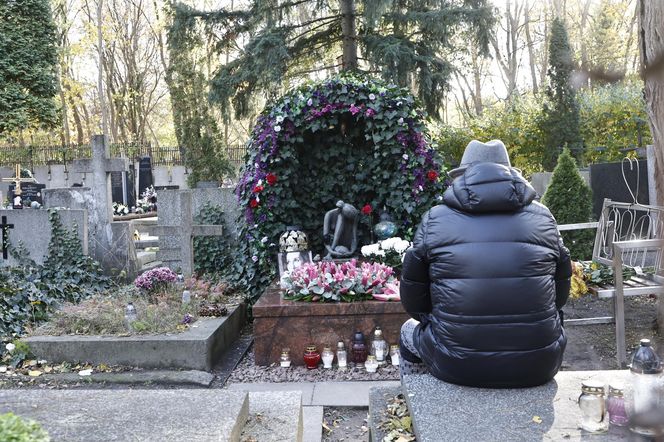 Przy grobie Kory czuwają najbliżsi